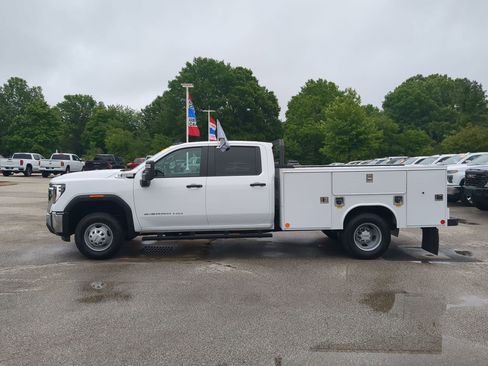 Used 2025 GMC Sierra 3500 Pro w/ Convenience Package AWD/4WD image 6