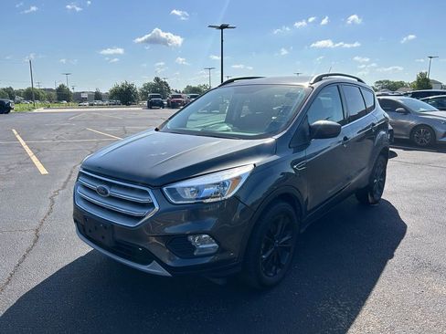 Used 2018 Ford Escape SE FWD image 3