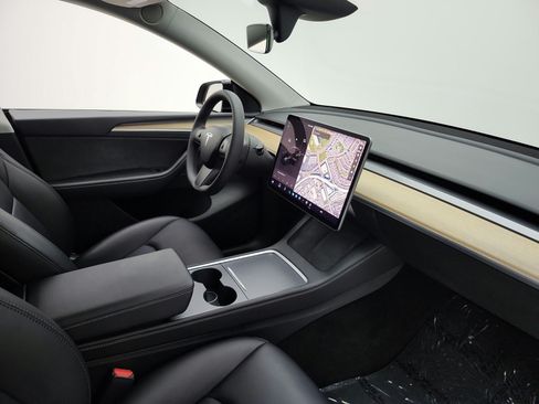 Used 2023 Tesla Model Y Performance AWD/4WD image 21