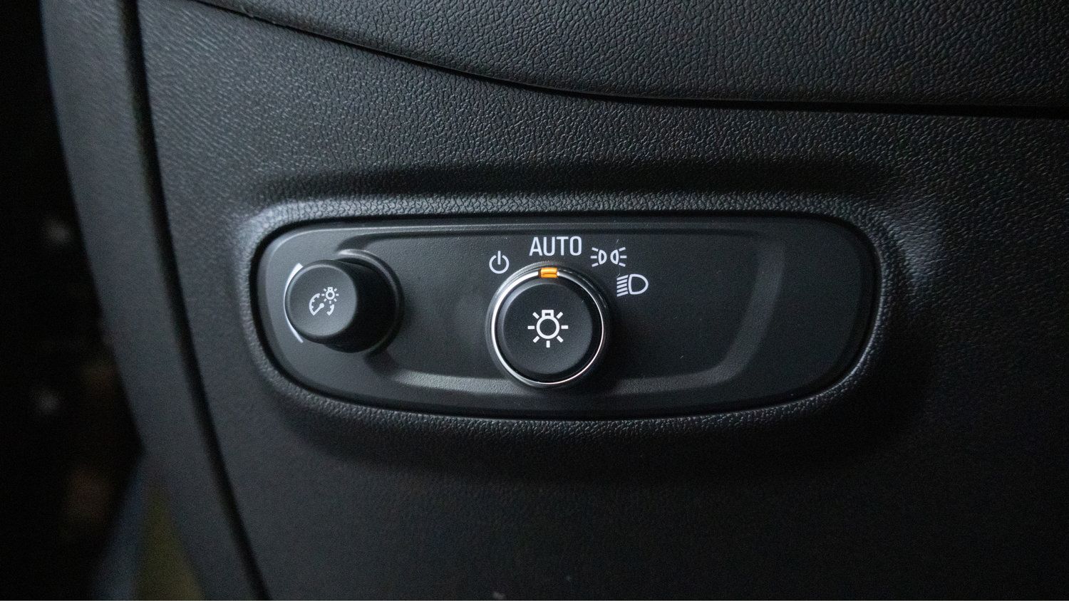 Used 2024 Chevrolet Equinox RS FWD image 21