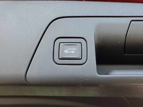 Used 2023 Buick Envision Essence AWD/4WD image 30