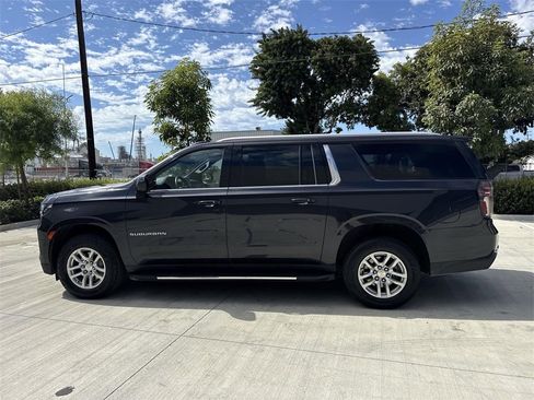 Used 2023 Chevrolet Suburban LT image 6