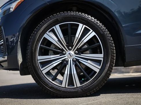 Used 2022 Volvo XC60 B5 Inscription w/ Advanced Package AWD/4WD image 25