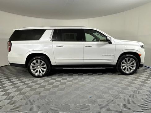 Used 2022 Chevrolet Suburban Premier AWD/4WD image 5
