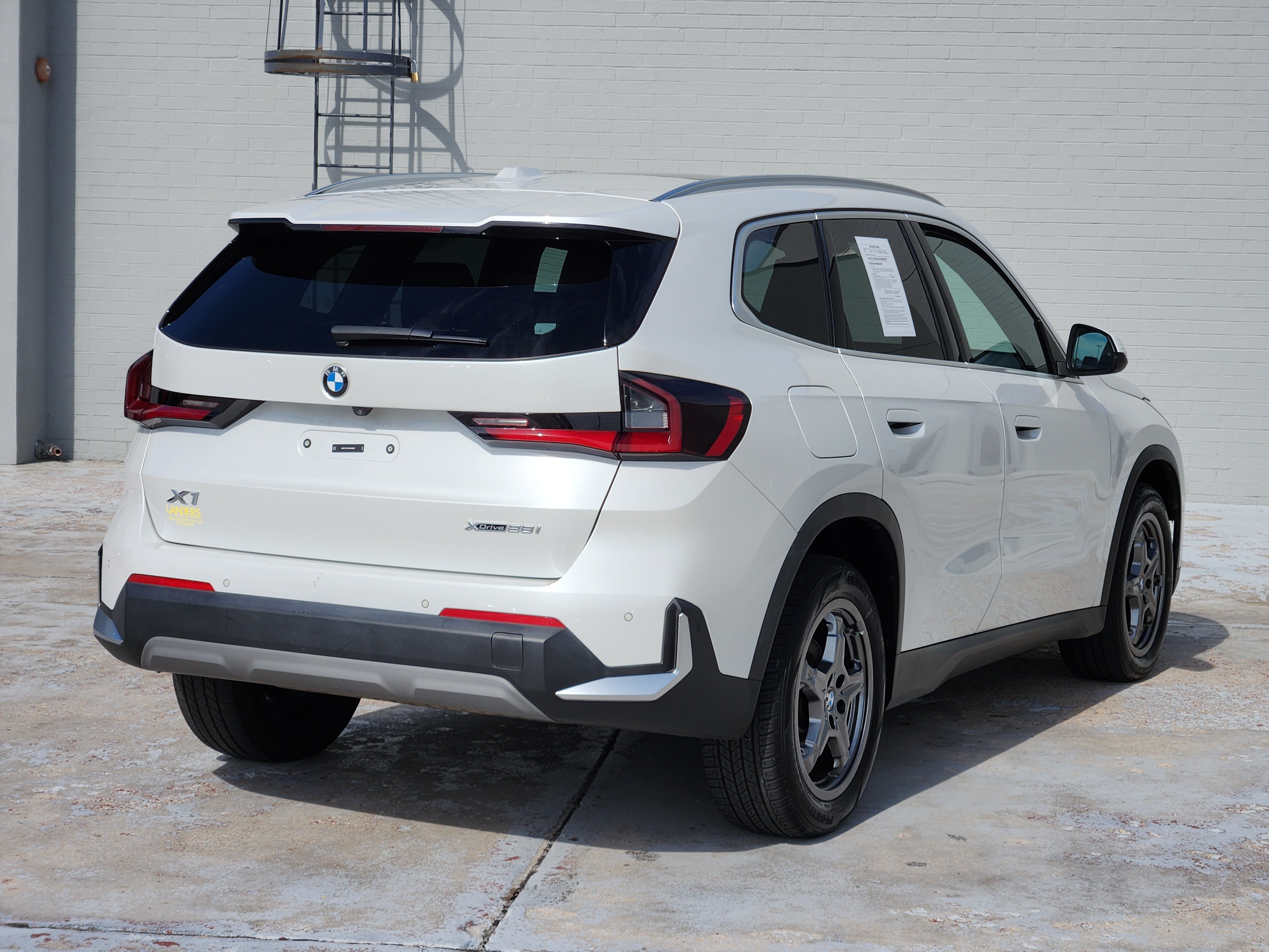 Used 2023 BMW X1 xDrive28i w/ Convenience Package AWD/4WD image 8