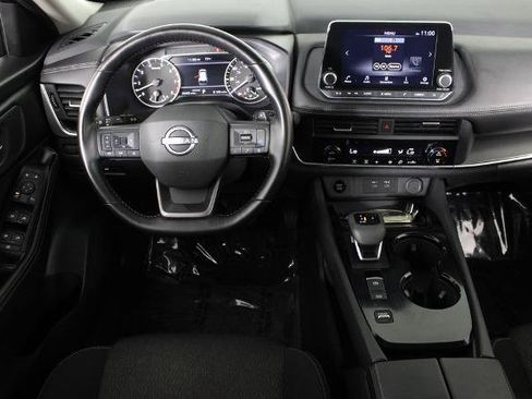 Certified 2025 Nissan Rogue SV FWD image 7