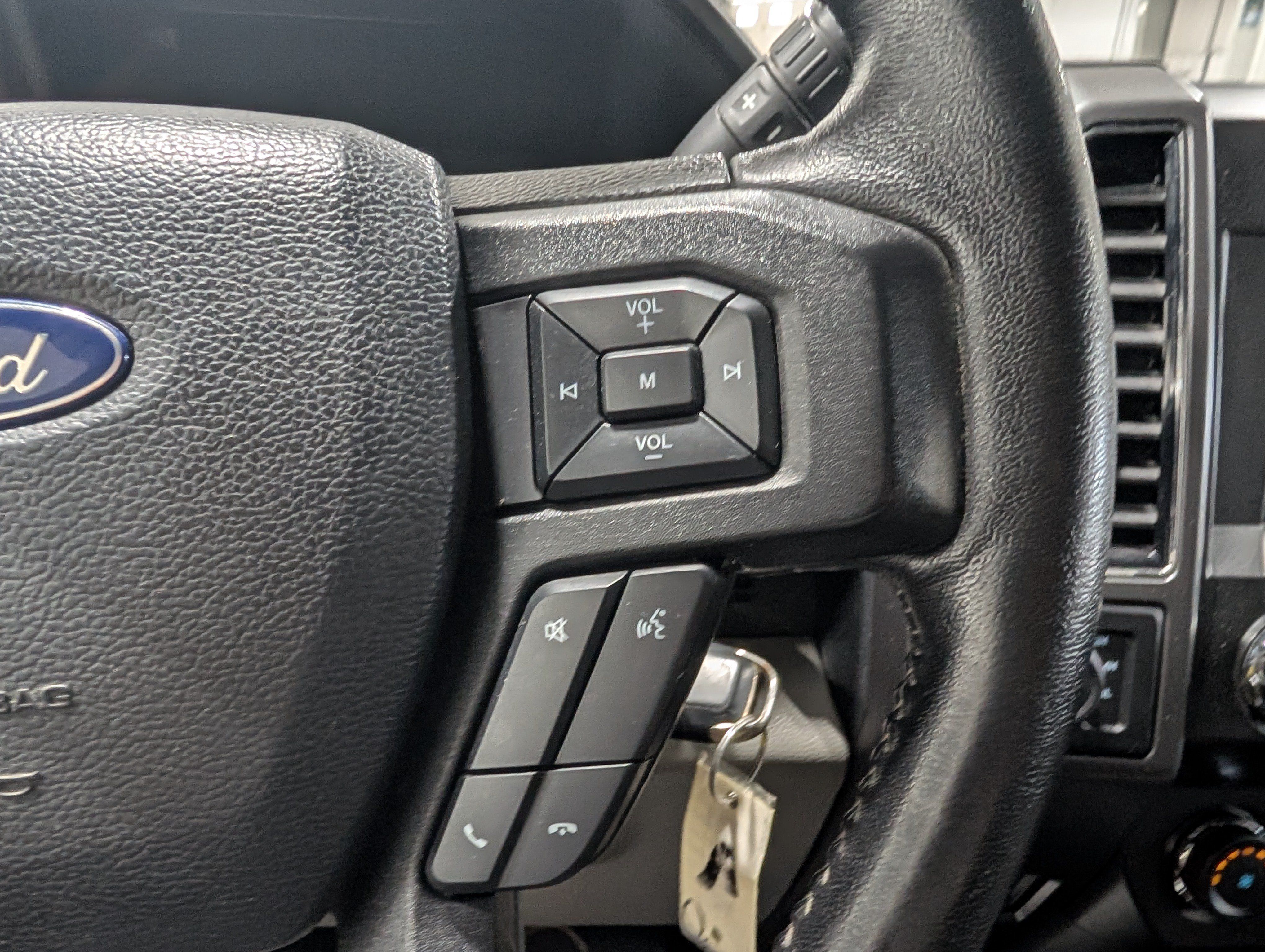 Used 2019 Ford F150 XLT w/ Equipment Group 302A Luxury AWD/4WD image 24