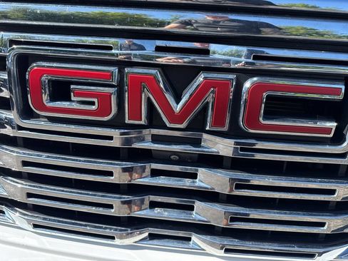 Used 2023 GMC Sierra 1500 Denali w/ Technology Package AWD/4WD image 13