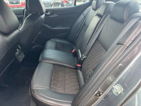 Used 2023 Nissan Maxima SR w/ Sport Mat Group FWD image 15