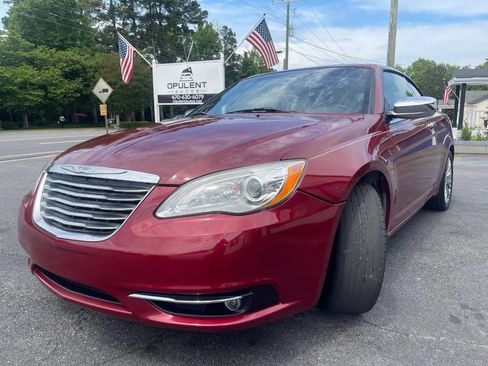 Used 2013 Chrysler 200 Limited FWD image 3