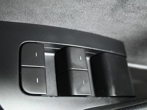 Used 2022 Tesla Model 3 Standard Range RWD image 16