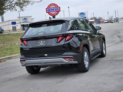Used 2025 Hyundai Tucson SE image 4