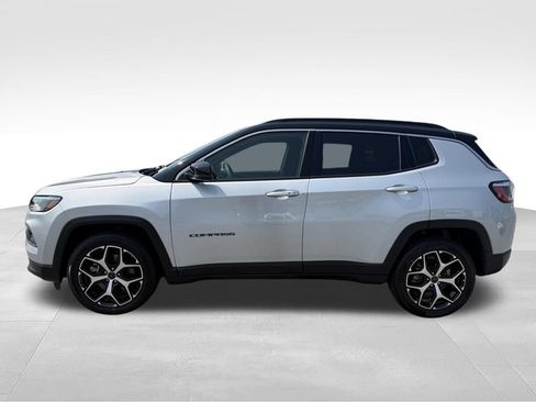 Used 2024 Jeep Compass Limited AWD/4WD image 2