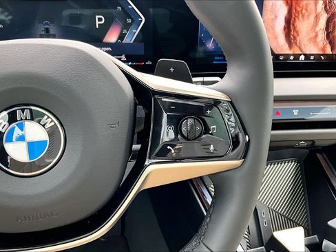 Certified 2025 BMW X3 xDrive30i w/ Premium Package image 25