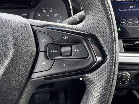 Used 2025 Chevrolet Trax LS w/ LS Convenience Package image 25