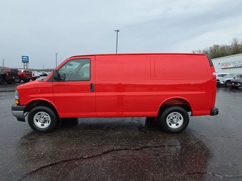 New 2026 Chevrolet Express 3500 w/ Driver Convenience Package RWD image 5