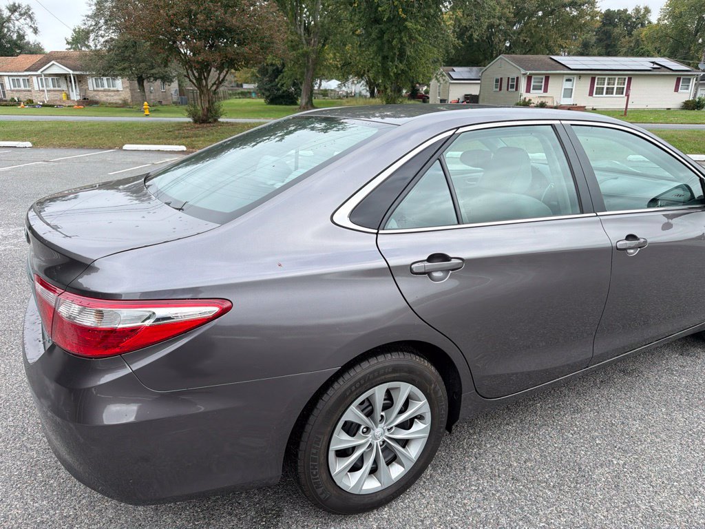 Used 2017 Toyota Camry LE FWD image 8