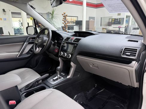 Used 2017 Subaru Forester 2.5i Limited AWD/4WD image 18