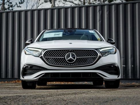 New 2026 Mercedes-Benz E 450 4MATIC Sedan image 5