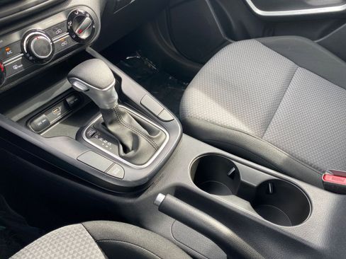 Used 2025 Kia Soul LX w/ LX Technology Package image 40