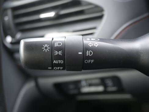 Certified 2025 Subaru Forester Touring AWD/4WD image 29