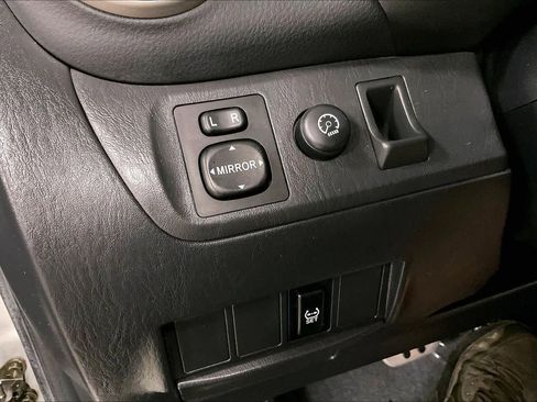 Used 2005 Toyota RAV4 4WD image 34