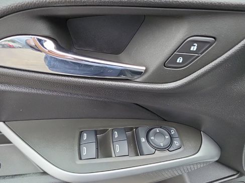 Certified 2024 Chevrolet Trax RS FWD image 21