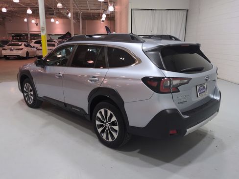 Used 2024 Subaru Outback Limited AWD/4WD image 5