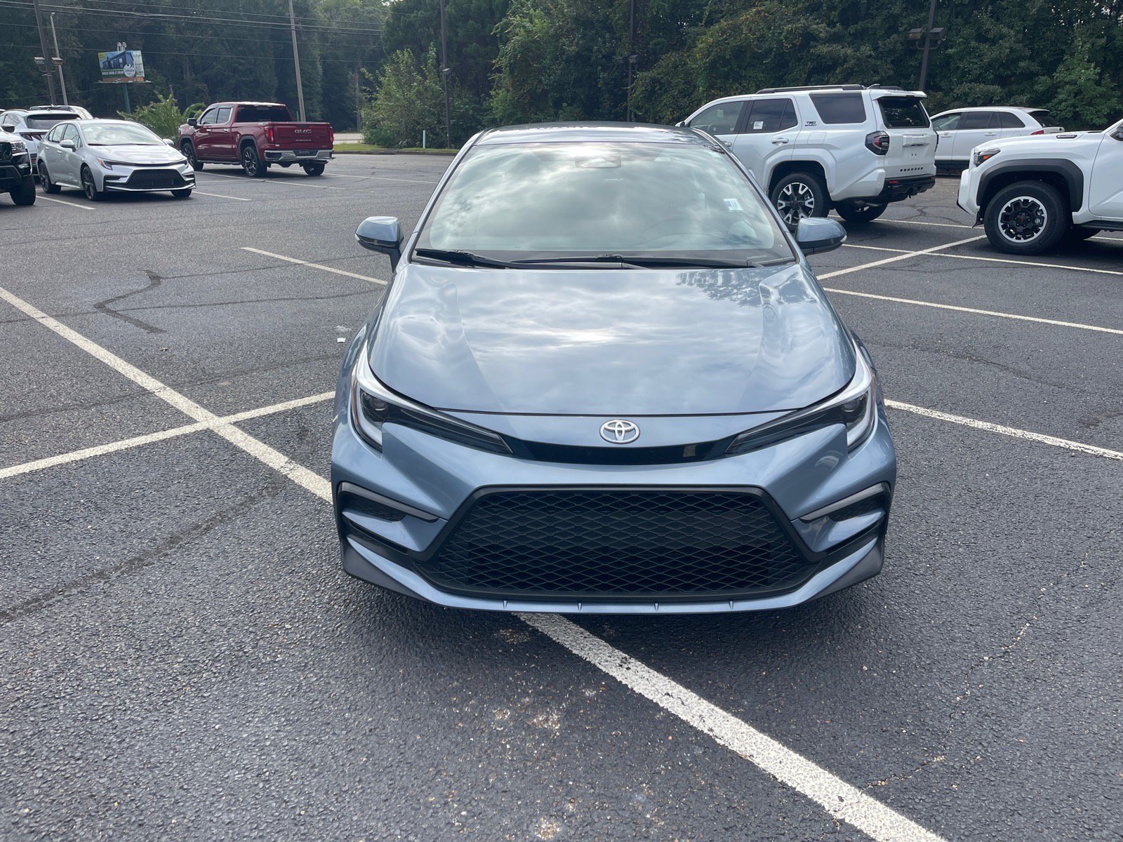 Used 2024 Toyota Corolla SE FWD image 2