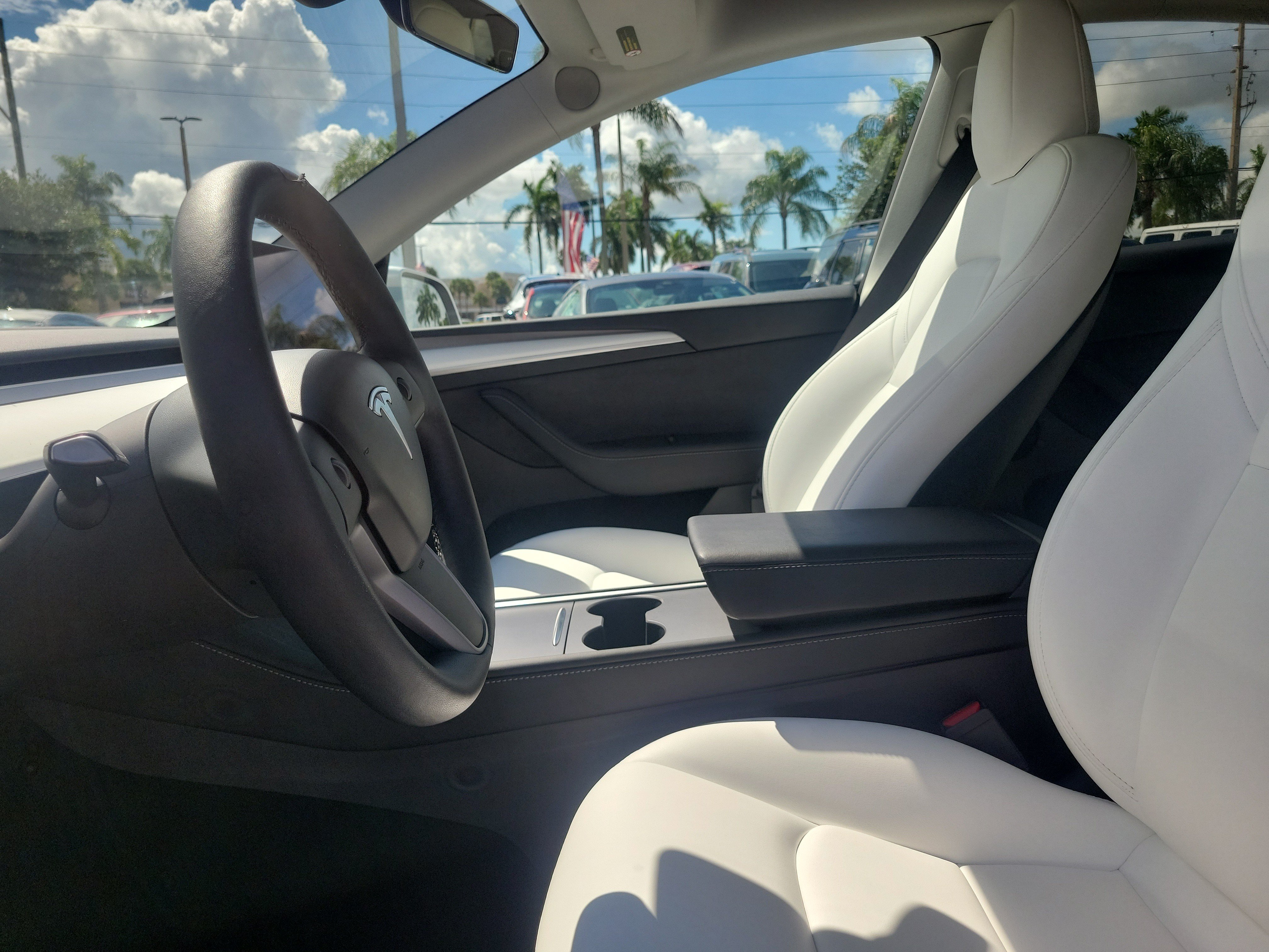 Used 2024 Tesla Model Y Long Range RWD image 12