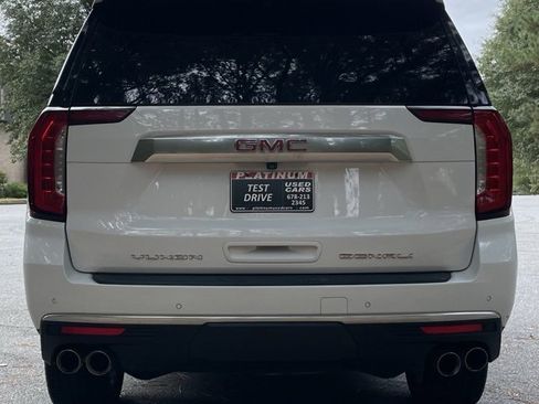 Used 2022 GMC Yukon XL Denali w/ Max Trailering Package image 9