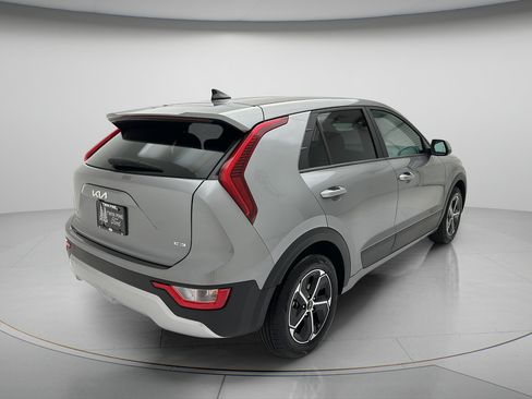 Used 2025 Kia Niro LX FWD image 5