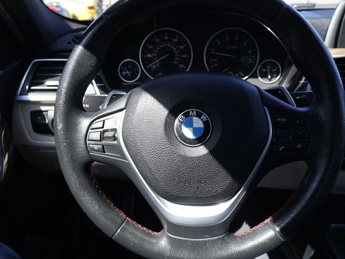 Used 2017 BMW 330i Sedan w/ Premium Package image 21