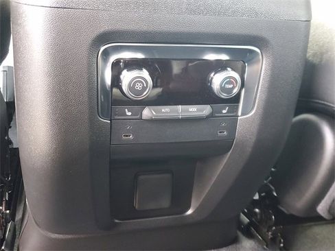 New 2026 GMC Yukon Elevation image 14