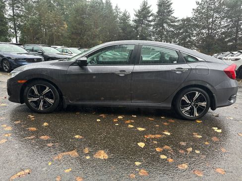 Used 2016 Honda Civic Touring image 4