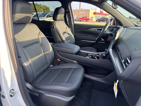 New 2026 Chevrolet Traverse LT FWD image 11