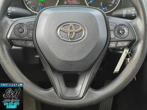 Used 2022 Toyota RAV4 LE AWD/4WD image 5