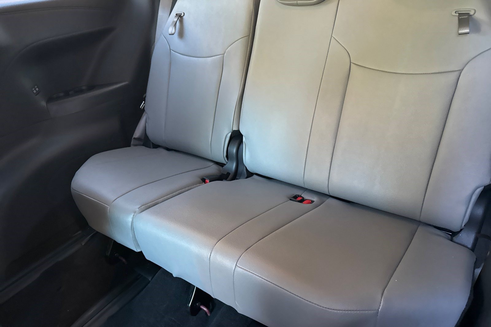Used 2025 Toyota Sienna XLE w/ XLE Plus Package AWD/4WD image 34