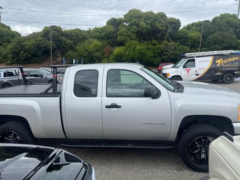 Used 2010 Chevrolet Silverado 1500 LT w/ Power Pack Plus RWD image 14