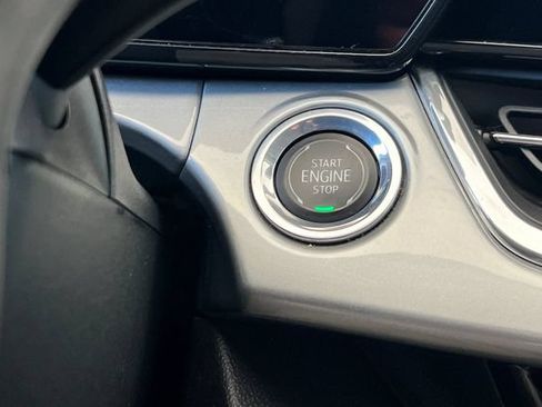 Used 2025 Chevrolet Trax LT FWD image 28