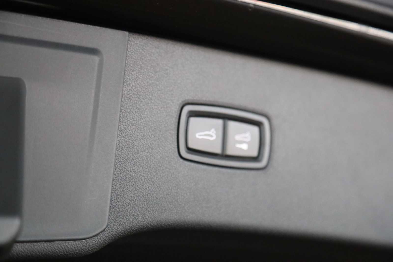 Used 2026 Porsche Cayenne AWD/4WD image 15