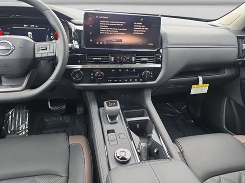 New 2026 Nissan Pathfinder Platinum AWD/4WD image 15