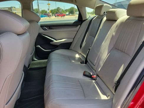 Used 2019 Honda Accord Touring image 8