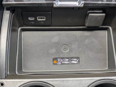 Used 2022 GMC Yukon Denali AWD/4WD image 24