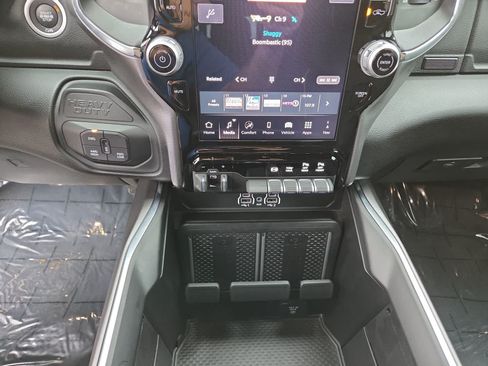 Used 2025 RAM 2500 Laramie w/ Night Edition AWD/4WD image 25