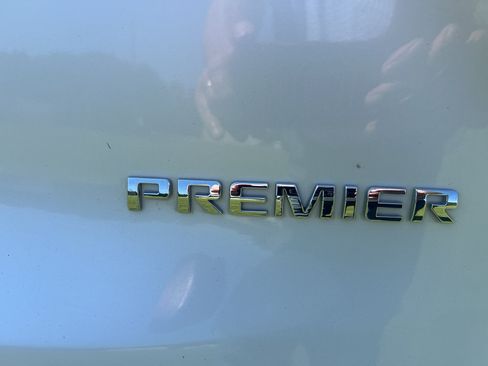Used 2023 Chevrolet Blazer Premier w/ Driver Confidence II Package FWD image 5