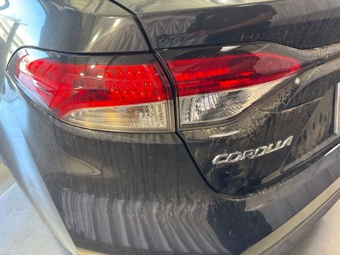 Used 2022 Toyota Corolla LE FWD image 11