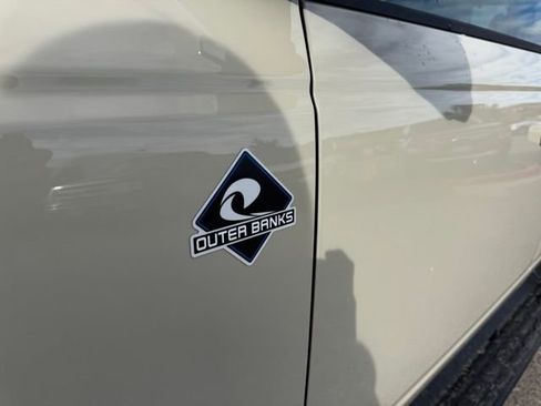 New 2025 Ford Bronco Outer Banks image 10