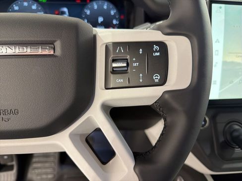New 2026 Land Rover Defender 110 X-Dynamic SE image 13