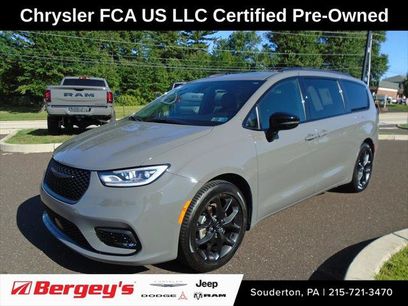 Certified 2025 Chrysler Pacifica Limited